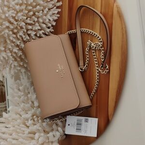 Kate Spade 🔥 NWT 🔥 Light Fawn Clutch with Chain. Chain Wallet Darcy